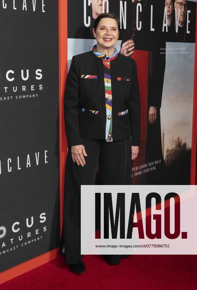 Isabella Rossellini wearing suit by Gucci attends New York Premiere of Conclave at AMC Lincoln Square on October 23, 2024 New York USA - ZUMAr339 20241023_znp_r339_051