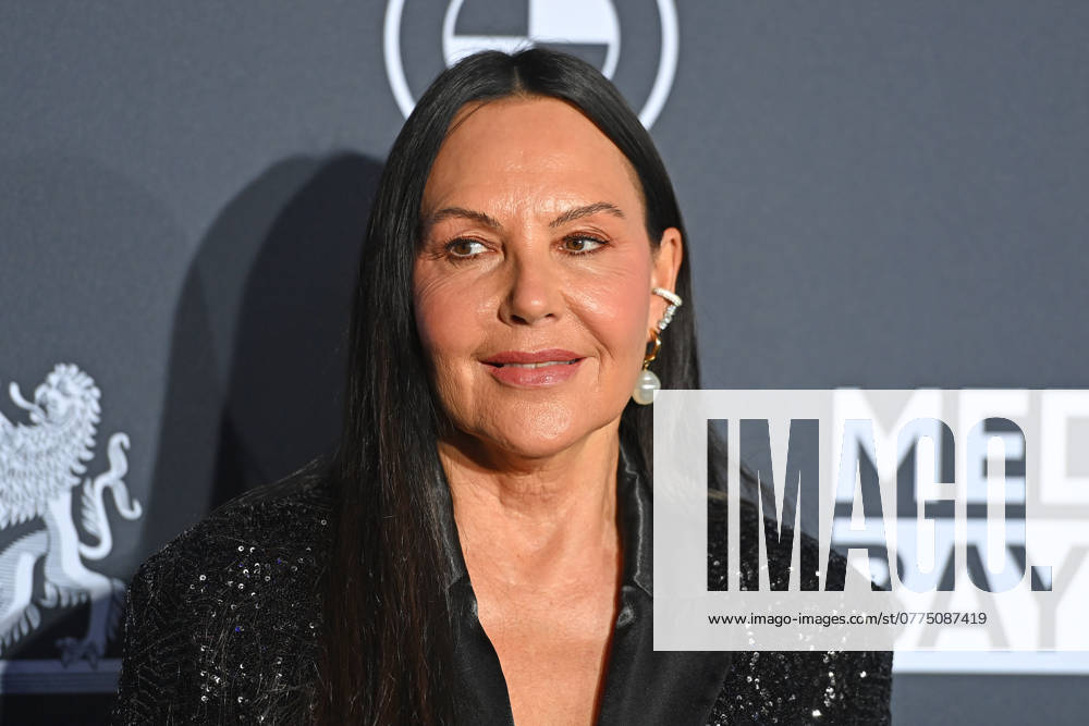 Natascha OCHSENKNECHT, single image,cropped single motif,portrait,portrait,portrait red carpet,Blue Panther TV and Streaming Award 2024 on 23 10 2024 at BMW Welt Munich