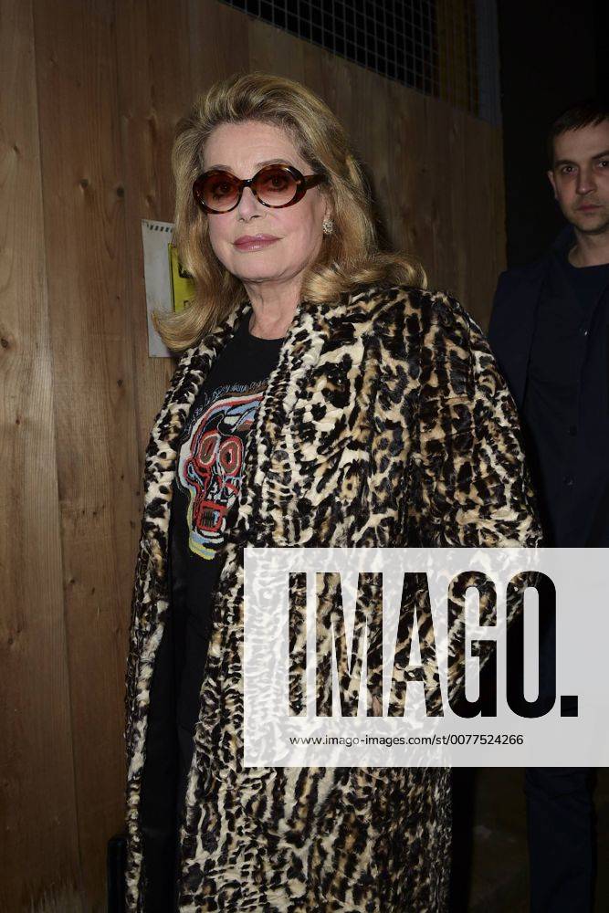 Catherine Deneuve - Ankunft Modenschau Yves St Laurent - Paris - 28 02 2017 JBAutissier Panoramic