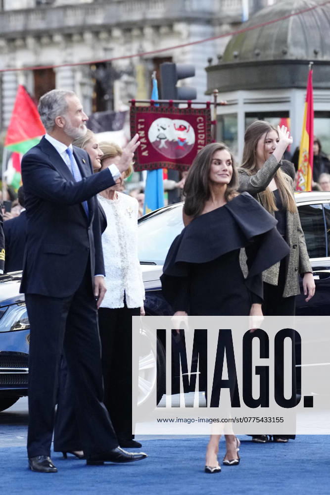 Princess Of Asturias Awards 2024 Ceremony - Oviedo King Felipe VI of Spain, Queen Letizia of Spain, Crown Princess Leonor, Princess Sofia, Queen Sofia of Spain arrival at Campoamor Theatre for the Ceremony during Princess of Asturias Awards 2024 on October 25, 2024 in Oviedo, Spain by Archie Andrews ABACAPRESS.COM Oviedo Asturias Spain