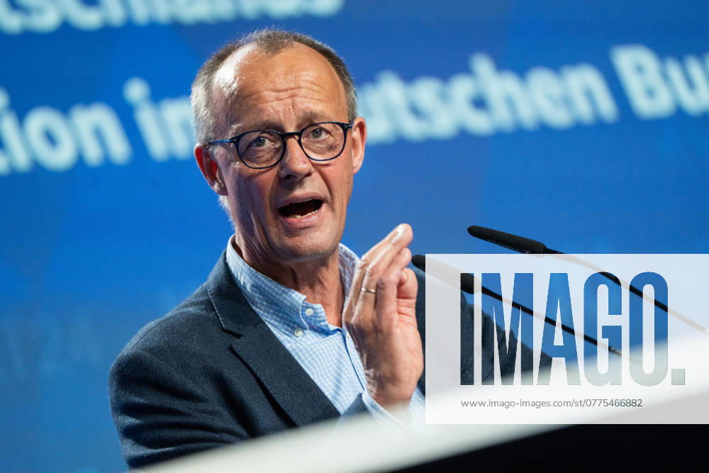 Junge Union Deutschlandtag 2024 Friedrich Merz, Federal Chairman of the CDU and candidate for Chancellor, gives a speech at the Deutschlandtag Junge Union Deutschlandtag 2024 Friedrich Merz, Federal Chairman of the CDU and candidate for Chancellor, gives a speech at the Deutschlandtag , Halle an der Saale Sachsen Anhalt Deutschland Messe