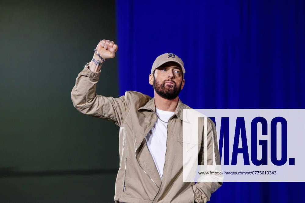 EMINEM takes the stage at a rally with former President Barack Obama in Detroit, Mich., on Oct. 22, 2024. Detroit USA - ZUMAr192 20241022_znp_r192_014