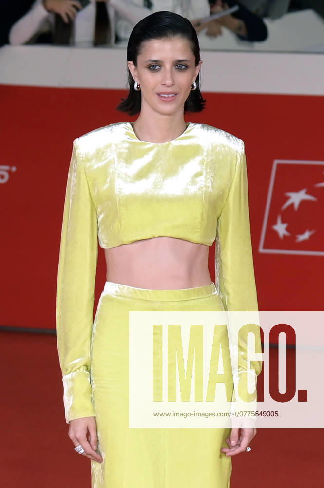 Benedetta Porcaroli at the premiere of the feature film Modi Three Days on the Wings of Madness at the 19 International Film Festival of Rome Festa del Cinema di Roma 2024 at the Auditorium Parco della Musica Rome, 26 10 2024 Foto:xA.xM.xTinghinox xFuturexImagex modi_4125