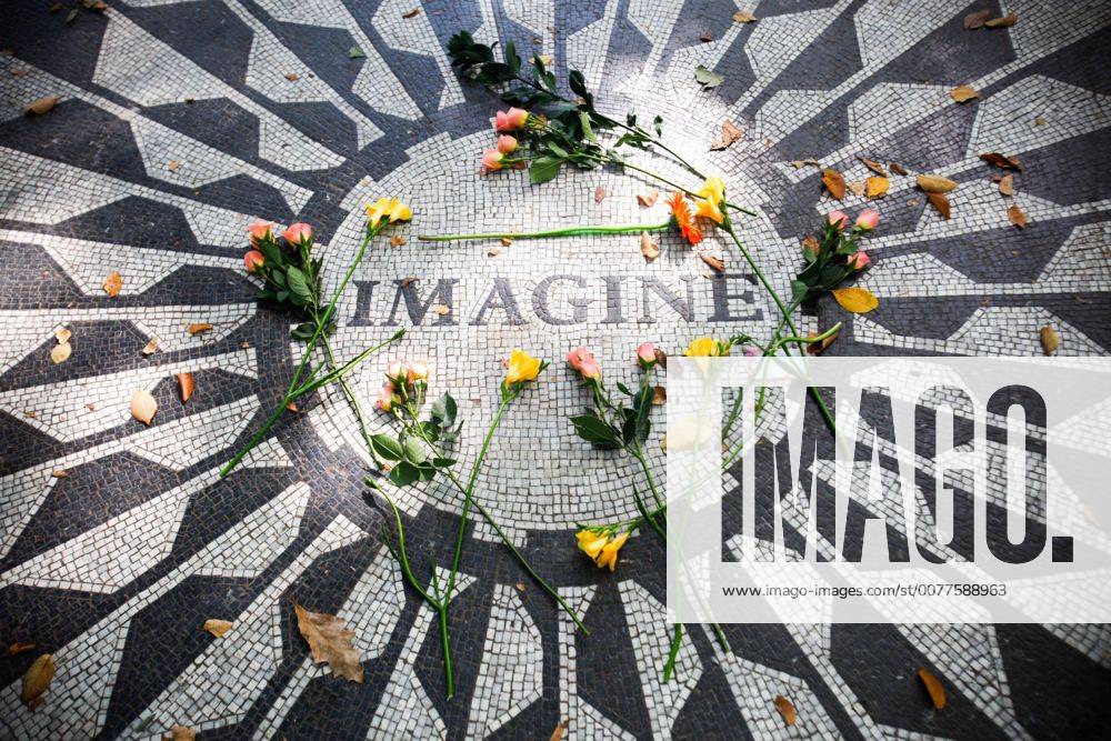 Apr 22, 2011 - New York City, New York, U.S. - The famous Strawberry Fields is located in New York s Central Park and is dedicated to the memory of Beatle s musician John Lennon. - ZUMAcz2_ 20110422_bas_cz2_301
