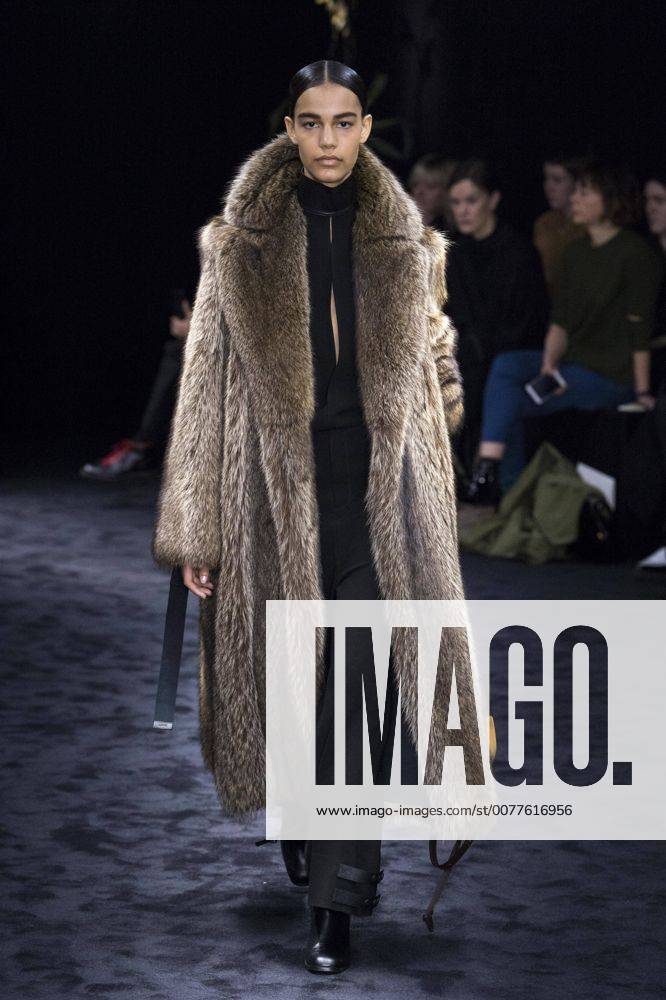 Marineau Starface 2017-03-02 Paris France Paris Fashion Week. Defile PAP Automne-hiver 2017. LOEWE. Loewe , autumn-winter 2017 Paris, France Editorial use only