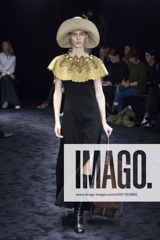 Marineau Starface 2017-03-02 Paris France Paris Fashion Week. Defile PAP Automne-hiver 2017. LOEWE. Loewe , autumn-winter 2017 Paris, France Editorial use only