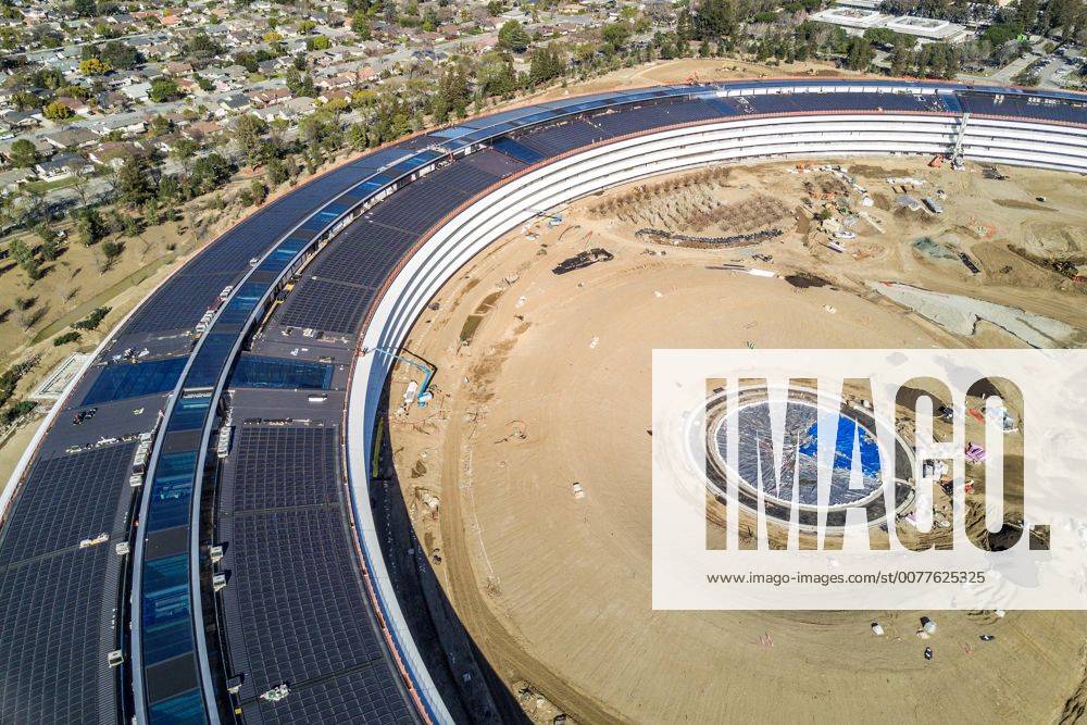 Die neue Apple Firmenzentrale in Cupertino, Kalifornien, kurz vor der Eröffnung. Der Umzug der Angestellten in den Apple Campus 2, oder auch Apple Park genannt, soll im April 2017 beginnen.