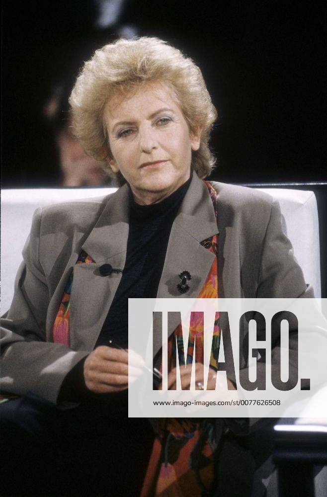 Gisela Marx 03 93 mat Frau Fernsehen TV Journalismus Moderation Talkshow blond kurzhaarig seriös hoch halb sitzend Studio neutral