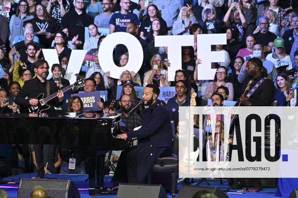 JOHN LEGEND performing at the GOTV campaign for Kamala Harris and Tim Walz in Philadelphia PA Philadelphia United States - ZUMArf1_ 20241028_zaf_rf1_008