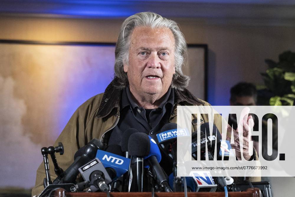 Bilder des Jahres 2024, News 10 Oktober October 29, 2024, New York, New York, USA: Steve Bannon, former strategist for 45th President of the US Donald Trump who was released from jail in the morning speaks during a press conference at Loews Regency Hotel in New York on October 29, 2024. Bannon was released after serving his full sentence of four months for contempt of Congress and for not complying with issued subpoenas by the now-defunct House Select Committee that investigated the January 6, 2021 attack on the Capitol. Bannon attacked Democratic Party nominee for Presidential election Kamala Harris and defended records by Donald Trump. New York USA - ZUMAr339 20241029_znp_r339_003