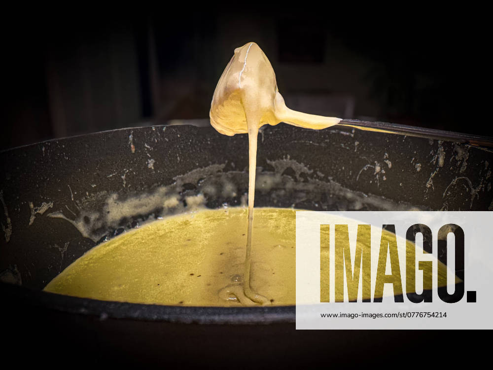 Switzerland, Europe, cheese fondue, melted cheese, tradition, Alpine cuisine, enjoyment, melting, pot, coziness, food, autumn, cold season, cheese thread, Switzerland tourism, regional specialty, close-up, symbolic imag