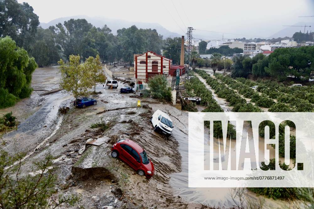 La Dana wreaks havoc in the province of Malaga Cars wrecked after the passage of the Dana On October 30, 2024, in Malaga, Andalusia Spain La Dana wreaks havoc in the province of Malaga 30 OCTOBER 2024 Á Malaga, Andalusia Malaga, Andalusia Spain