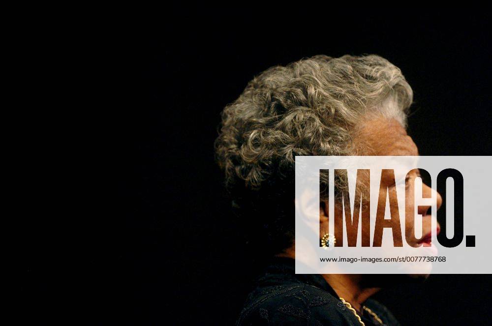 IMAGO ICONS: Maya Angelou April 18, 2008 - Dr. Maya Angelou speaks with Democratic presidential hopeful Sen. Hillary Rodham Clinton in Wait Chapel at Wake Forest University in Winston-Salem, North Carolina, on Friday, April 18, 2008. (Yalonda M. James MCT) - ZUMAm67_ 20080418_baf_m67_068