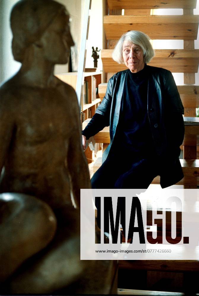 SCANPIX SWEDEN, 1991 10 11 The Finnish author Tove Jansson She is best known for the books about Moomintroll Here in the residence, Helsinki, sitting on the stairs among sculptures