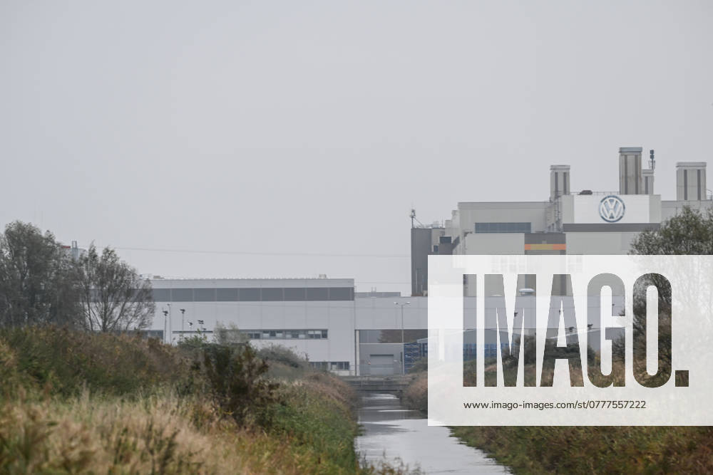 Volkswagen Emden plant in crisis View of the Volkswagen plant in Emden Europes largest carmaker wants to close three plants in Germany and lay off tens of thousands of employees Emden Lower Saxony Germany