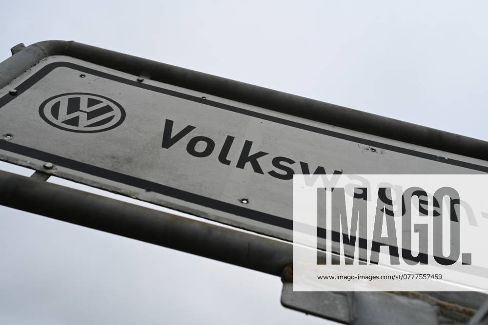 Volkswagen Emden plant in crisis An ageing traffic sign with the words Volkswagen Werk on the side of the road Europes largest carmaker wants to close three plants in Germany and lay off tens of thousands of employees Emden Lower Saxony Germany