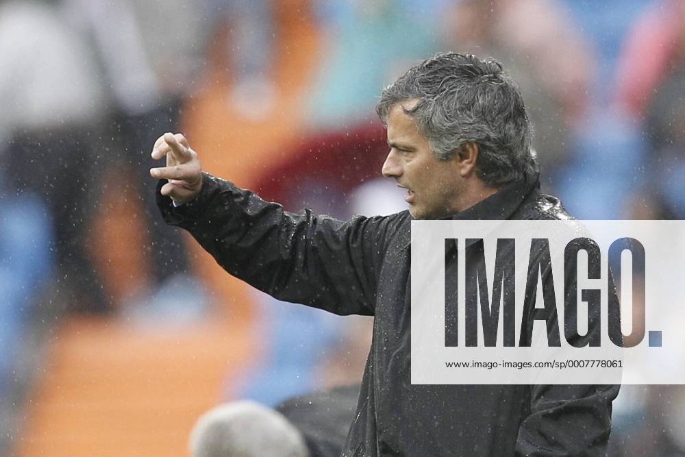 Real Madrid s coach Jose Mourinho --- Real Madrid (white) vs. Real Zaragoza (yellow) (3042011034)