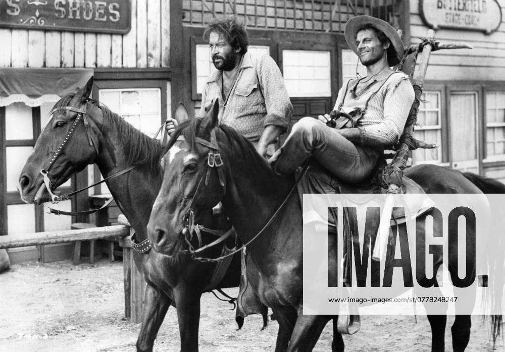 Bud Spencer (left), Terence Hill, (right), on-set of the Italian western film, Trinity Is Still My Name , Italian title: continuavano a chiamarlo Trinità , Avco Embassy Pictures, 1971