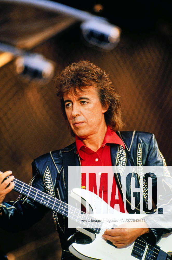 The Rolling Stones, Konzert der berühmten britischen Rockband in Deutschland, 1990, Bild: Bill Wyman, Rolling Stones Bassist on stage