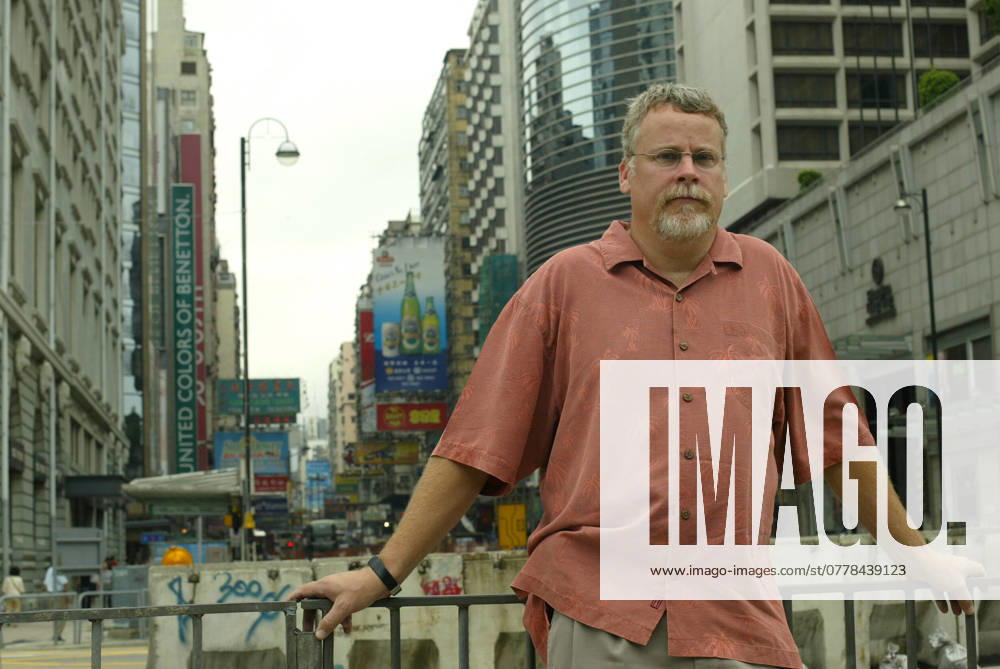 Best-selling crime writer Michael Connelly, who is reseraching his new novel in Hong Kong, pictured at Tsim Sha Tsui. 31 August 2004 Hong Kong China