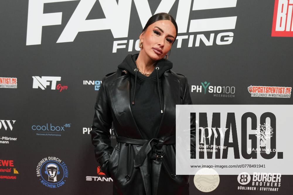 Fame Fighting 2 mit Influencern & Reality-Stars. Christina Dimitriou beim Fame Fighting 2 am 09.11.2024 auf dem roten Teppich im Maritim Hotel Bonn. Bonn Maritim Hotel Bonn Nordrhein-Westfalen
