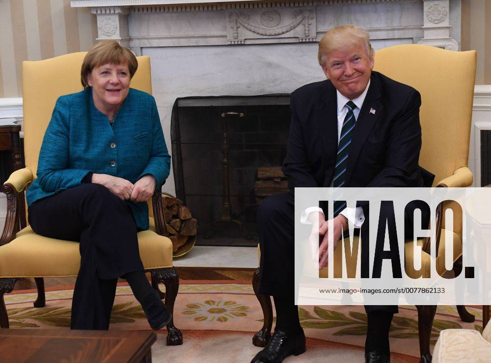 German Chancellor Angela Merkel (L) meets with U.S. President Donald Trump in the Oval Office of the White House in Washington, DC on March 17, 2017. WAP20170317208 PATxBENIC