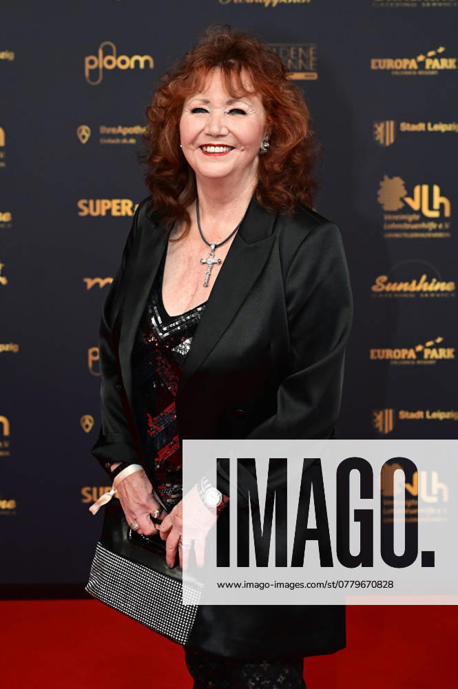 Regina Thoss at the 30th Golden Hen 2024 awards ceremony in Studio 3 of MDR Leipzigs Media City, 15 11 2024 Foto:xM.xWehnertx xFuturexImagex henne_4253