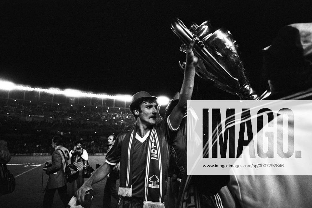 Nottingham Forest ist Europapokalsieger der Landesmeister 1980: Garry Birtles mit dem Pokal