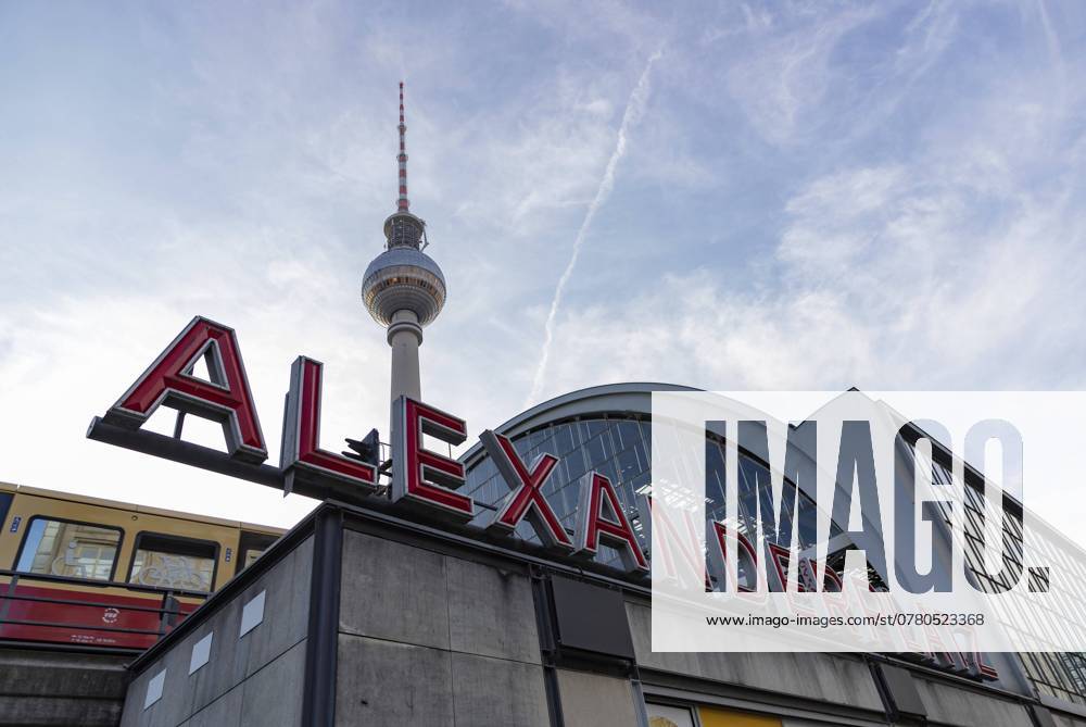 Ein Bild des Alexanderplatz Schildes A picture of the Alexanderplatz sign