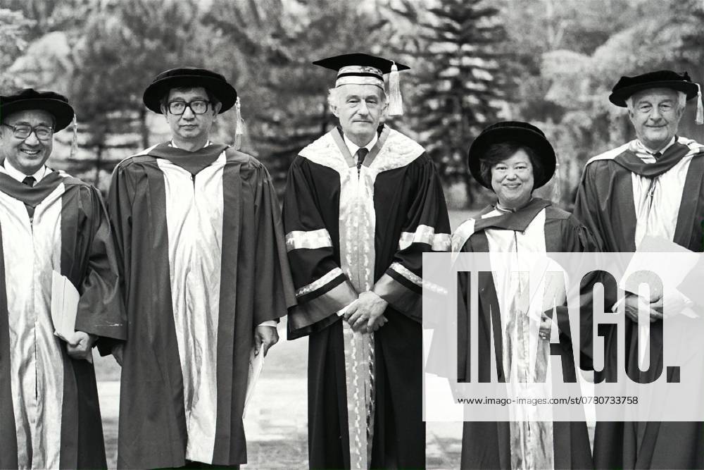 (From left) Dr Harry Fang Sin-yang, Professor Lee Yuan-tseh, Governor Sir David Wilson, Maria Tam Wai-chu, and Lord Butterfield of Stechford posing for a group picture after the 38th congregation for the conferment of honorary and higher degrees at the Chinese University of Hong Kong.