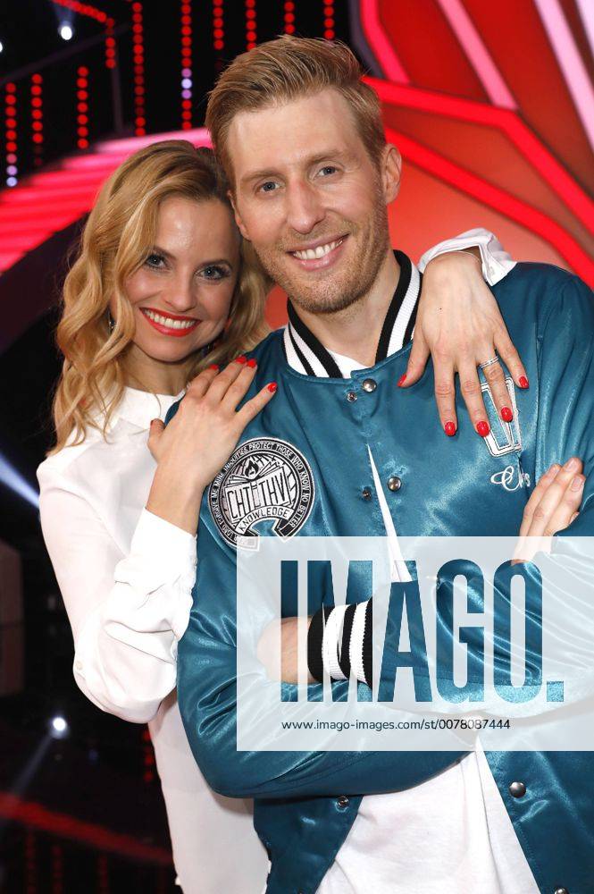 Sarah Latton und Maxi Arland in der 4. Live Show der 10. Staffel der RTL-Tanzshow Let s Dance im MMC Coloneum. Köln, 07.04.2017 Foto:xC.xFuturexImage