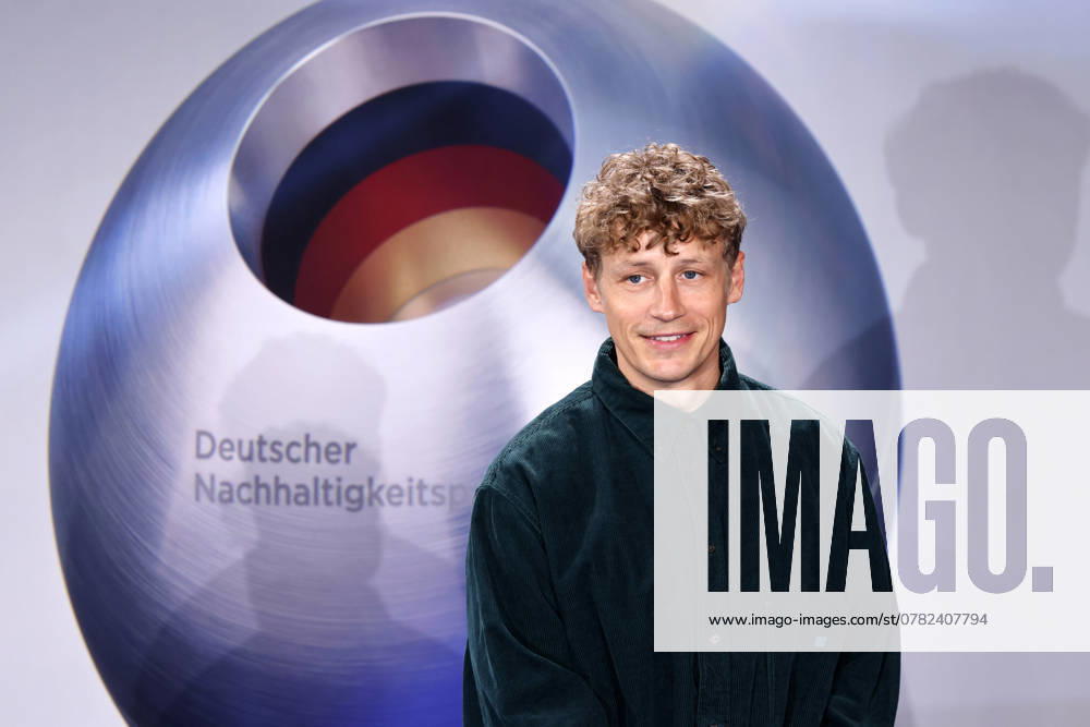 Singer Tim Bendzko at the German Sustainability Award ceremony at the Maritim Hotel Düsseldorf Düsseldorf, 29 11 2024 NRW Germany