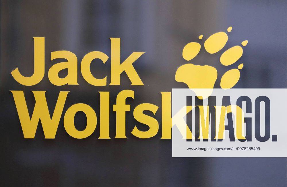Jack Wolfskin Filiale in Erfurt am 25.04.2017 Jack Wolfskin Filiale in der Fussgaengerzone der thueringischen Landeshauptstadt Erfurt. xKATJPGx