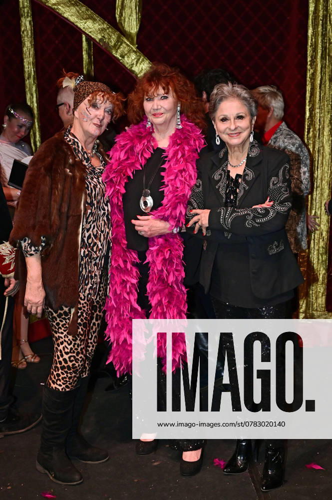 Dagmar Gelbke, Regina Thoss and Dagmar Frederic at the birthday show Stars in the ring for Bert Beels 80th birthday at Circus Mondeo in Gutschmidtstraße Berlin, 01 12 2024 Foto:xM.xWehnertx xFuturexImagex beel_4363