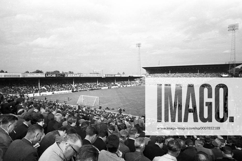 Hillsborough Stadion in Sheffield, Austragungsort der WM 1966 in England Tribüne, Tribünen, Rang, Ränge, voll, ausverkauft, Stadion, Fußballstadion, innen, Innenansicht