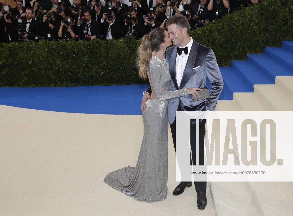 Tom Brady and Gisele Bundchen arrives on the red carpet at the Costume Institute Benefit at The Metropolitan Museum of Art celebrating the opening of Rei Kawakubo Comme des Garcons: Art of the In-Between in New York City on May 1, 2017. NYP20170501113 JOHNxANGELILLO