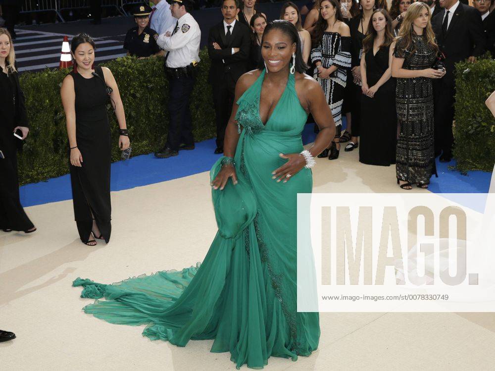 Serena Williams arrives on the red carpet at the Costume Institute Benefit at The Metropolitan Museum of Art celebrating the opening of Rei Kawakubo Comme des Garcons: Art of the In-Between in New York City on May 1, 2017. NYP20170501596 JOHNxANGELILLO