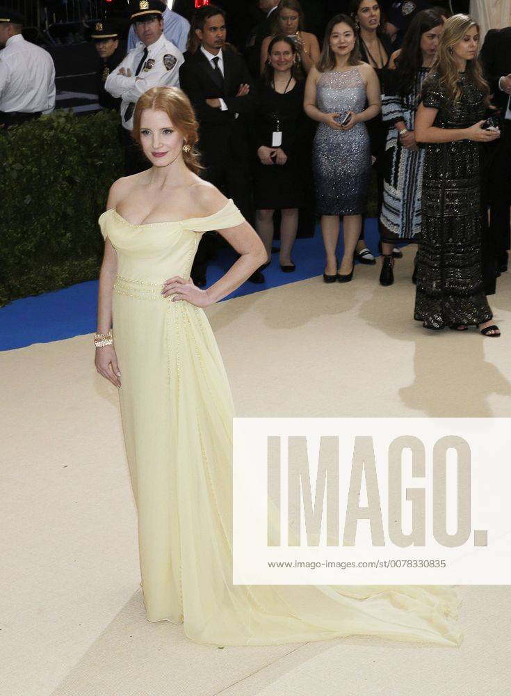 Jessica Chastain arrives on the red carpet at the Costume Institute Benefit at The Metropolitan Museum of Art celebrating the opening of Rei Kawakubo Comme des Garcons: Art of the In-Between in New York City on May 1, 2017. NYP20170501602 JOHNxANGELILLO