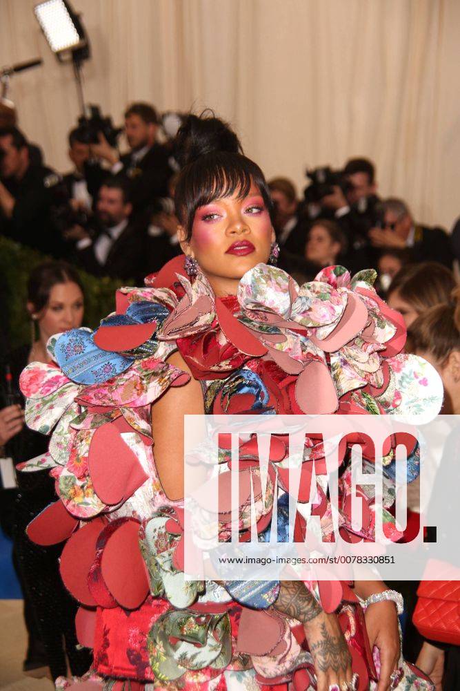 New York, New York, U.S. - RIHANNA attends the Metropolitan Museum Costume Institute Benefit celebrating the exhibition of Rei Kawakubo Comme des Garcons-Art of the In Between.Met Museum,NYC.May 1, 2017.Photos by , Photos Inc. New York U.S. - ZUMAms4_ 20170501_zaf_ms4_087