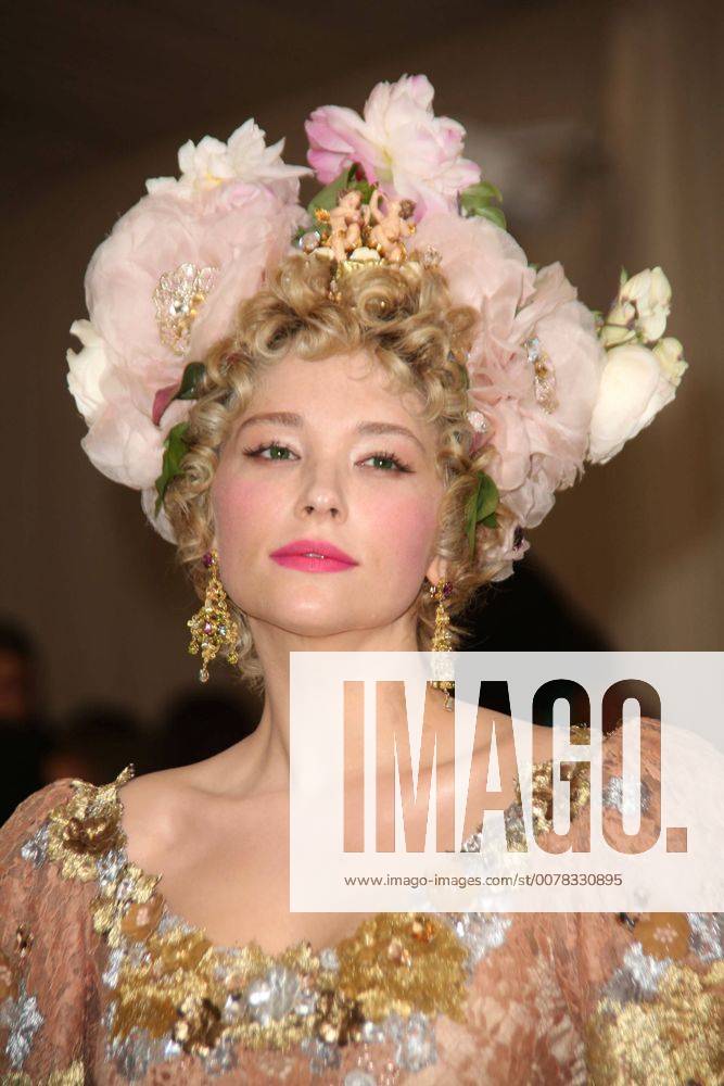 New York, New York, U.S. - HALEY BENNETT attends the Metropolitan Museum Costume Institute Benefit celebrating the exhibition of Rei Kawakubo Comme des Garcons-Art of the In Between.Met Museum,NYC.May 1, 2017.Photos by , Photos Inc. New York U.S. - ZUMAms4_ 20170501_zaf_ms4_098
