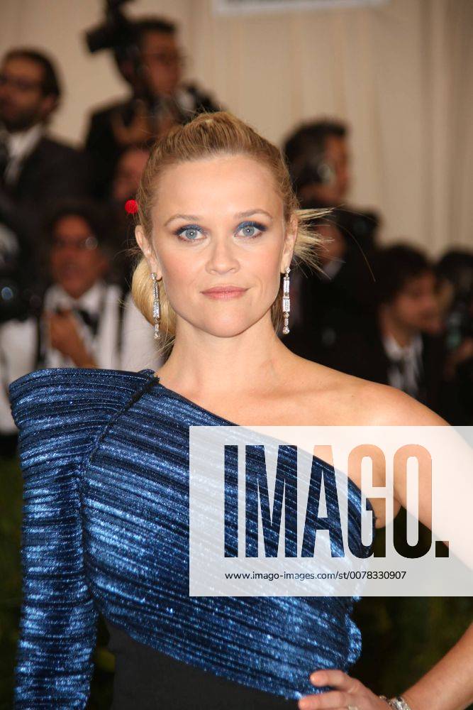 New York, New York, U.S. - REESE WITHERSPOON attends the Metropolitan Museum Costume Institute Benefit celebrating the exhibition of Rei Kawakubo Comme des Garcons-Art of the In Between.Met Museum,NYC.May 1, 2017.Photos by , Photos Inc. New York U.S. - ZUMAms4_ 20170501_zaf_ms4_100