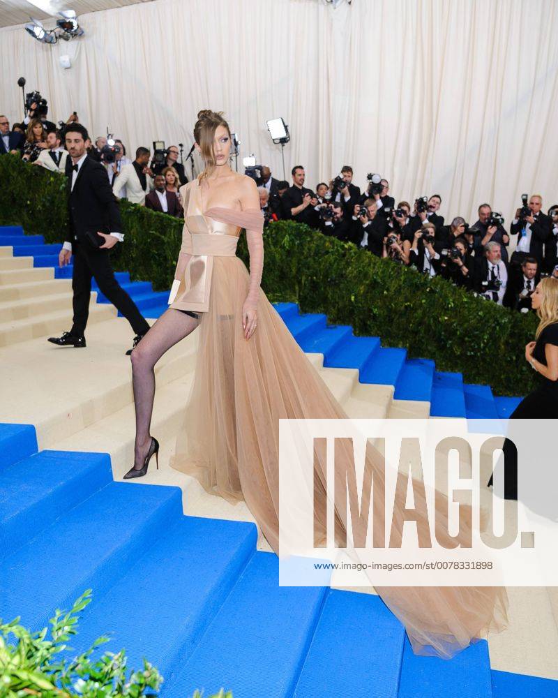 New York, NY, United States - 01 May 2017 - New York, New York - Gigi Hadid. 2017 Metropolitan Museum of Art Costume Institute Benefit Gala at The Metropolitan Museum of Art. Photo Credit: Christopher Smith AdMedia New York United States - ZUMAa123 20170501_zaa_a123_156
