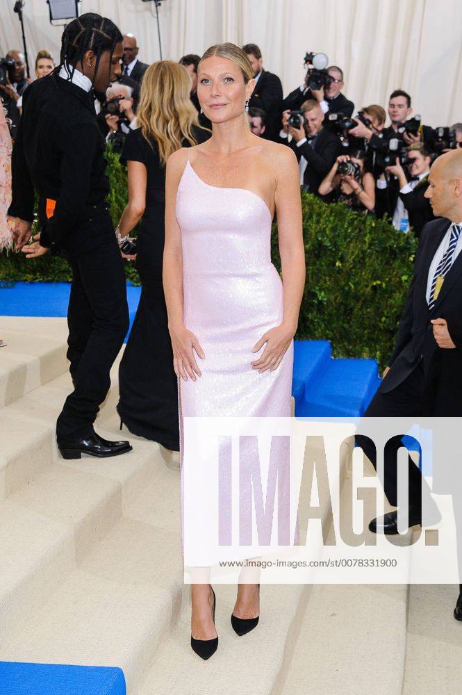 New York, NY, United States - 01 May 2017 - New York, New York - Gwyneth Paltrow. 2017 Metropolitan Museum of Art Costume Institute Benefit Gala at The Metropolitan Museum of Art. Photo Credit: Christopher Smith AdMedia New York United States - ZUMAa123 20170501_zaa_a123_160