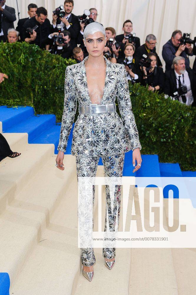 New York, NY, United States - 01 May 2017 - New York, New York - Cara Delevingne. 2017 Metropolitan Museum of Art Costume Institute Benefit Gala at The Metropolitan Museum of Art. Photo Credit: Christopher Smith AdMedia New York United States - ZUMAa123 20170501_zaa_a123_162