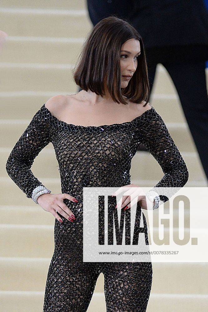Arriving at the Rei Kawakubo Comme des Garcons: Art Of The In-Between Costume Institute Gala at the Metropolitan Museum of Art Bella Hadid New York United States 513444