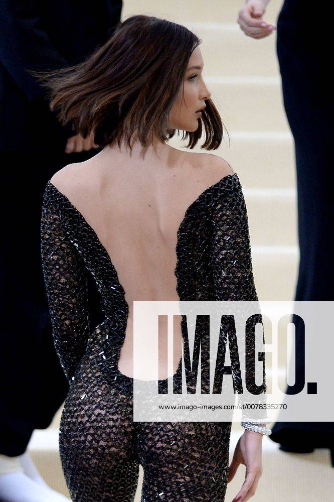 Arriving at the Rei Kawakubo Comme des Garcons: Art Of The In-Between Costume Institute Gala at the Metropolitan Museum of Art Bella Hadid New York United States 513444