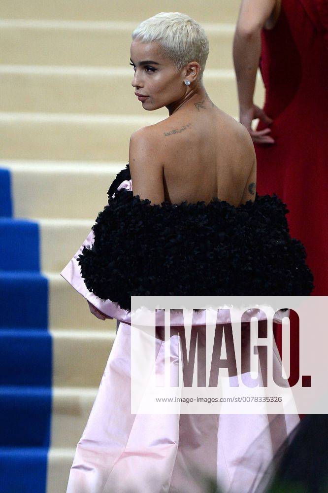 Arriving at the Rei Kawakubo Comme des Garcons: Art Of The In-Between Costume Institute Gala at the Metropolitan Museum of Art Zoé Kravitz New York United States 513444