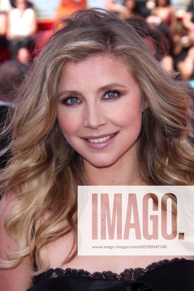 Sarah Chalke at The 6th Annual TV Land Awards . Barker Hangar, Santa Monica, CA. 06-08-08 , 11671318.jpg, outsource, famous, talent, popular, star, event, person, fame, people, celebrity,