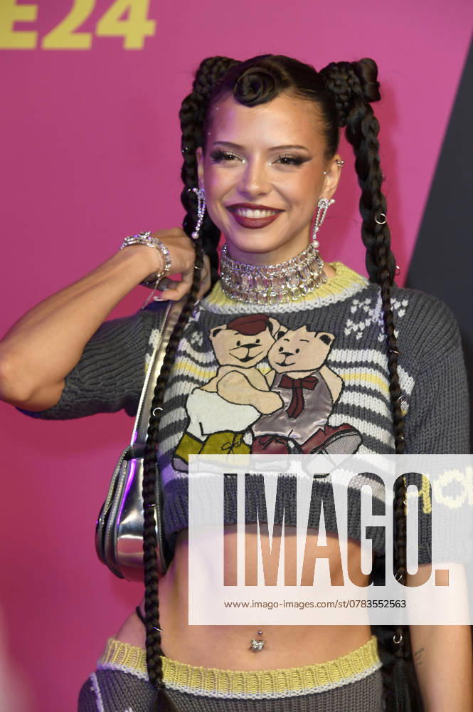 Nina Chuba at the 25th presentation of the 1Live Krone 2024 in the Lokschuppen Bielefeld, 05 12 2024 Foto:xN.xKubelkax xFuturexImagex krone_4285