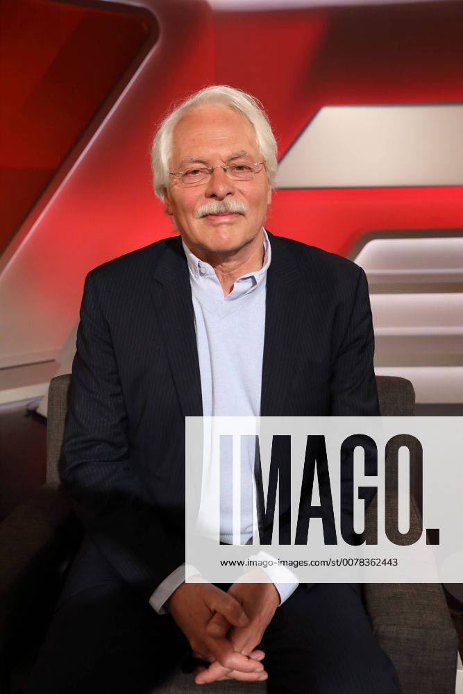 Thomas Roth (Journalist) in der ARD-Talkshow maischberger am 03.05.2017 in Berlin Thema der Sendung: Trump, Le Pen und Co. - Sind die Nationalisten entzaubert?